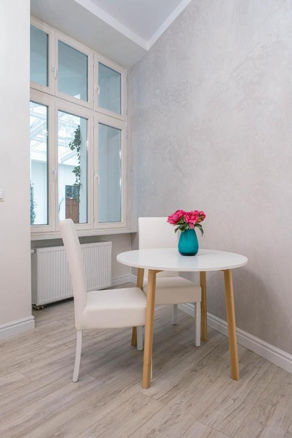 Apartament Grey Pearl Downtown Lägenhet Warszawa Exteriör bild